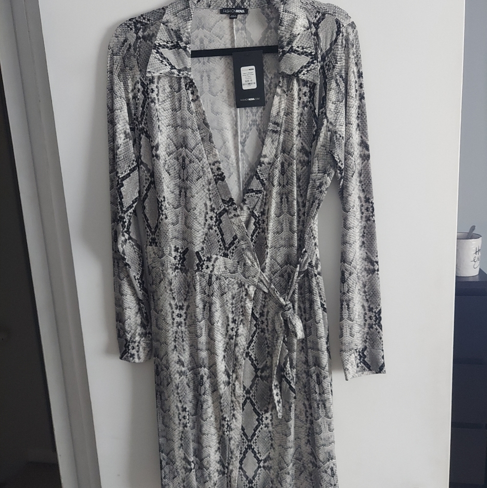 Snake print midi wrap dress NWT